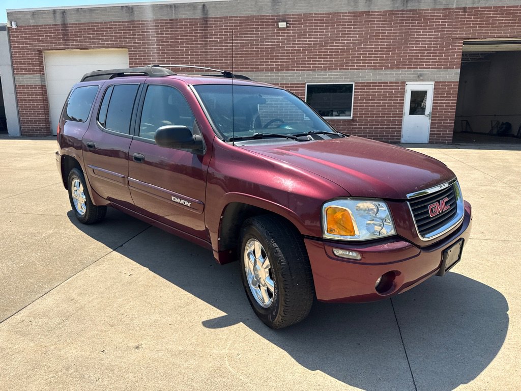 Used 2004 GMC Envoy XL SLE AWD/4WD image 3