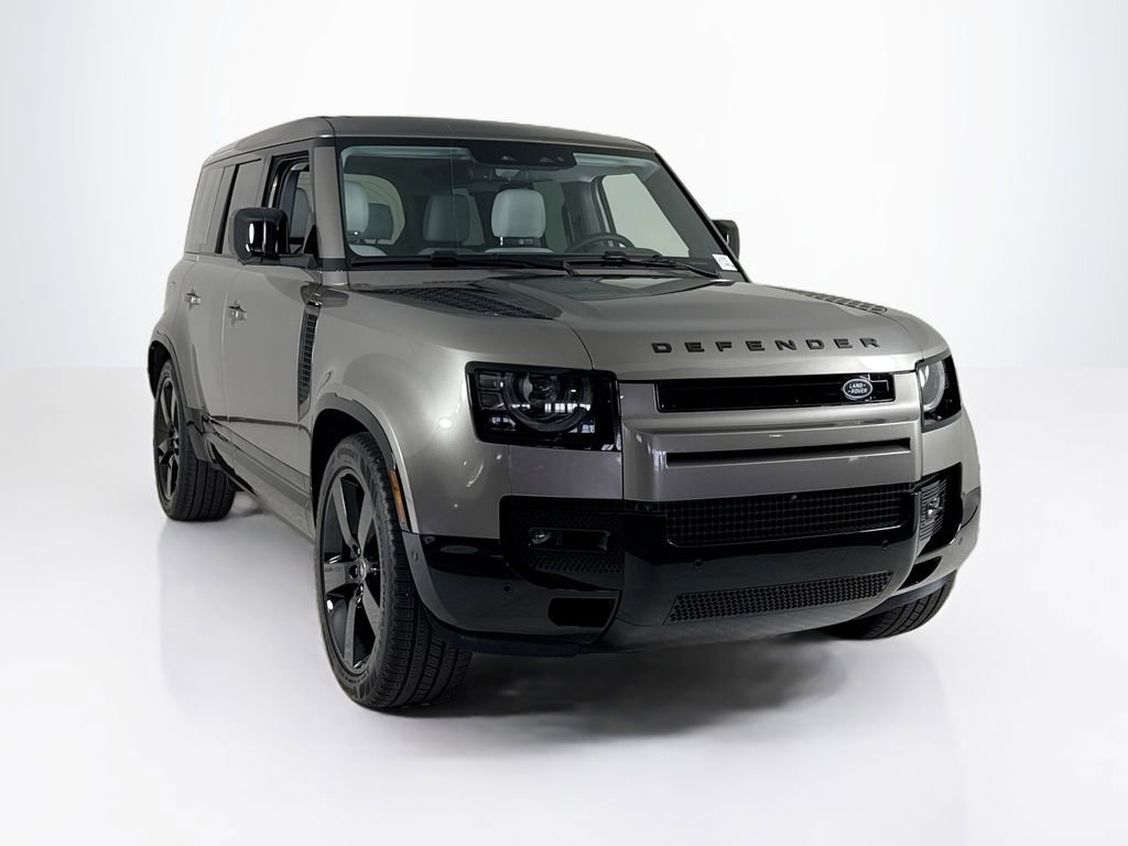 Used 2025 Land Rover Defender 110 X-Dynamic SE image 7
