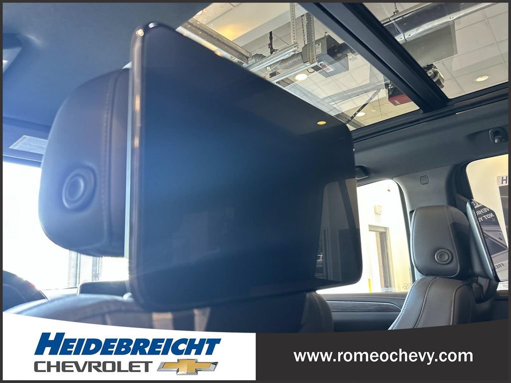 Used 2022 Chevrolet Tahoe LT w/ LT Signature Plus Package AWD/4WD image 17
