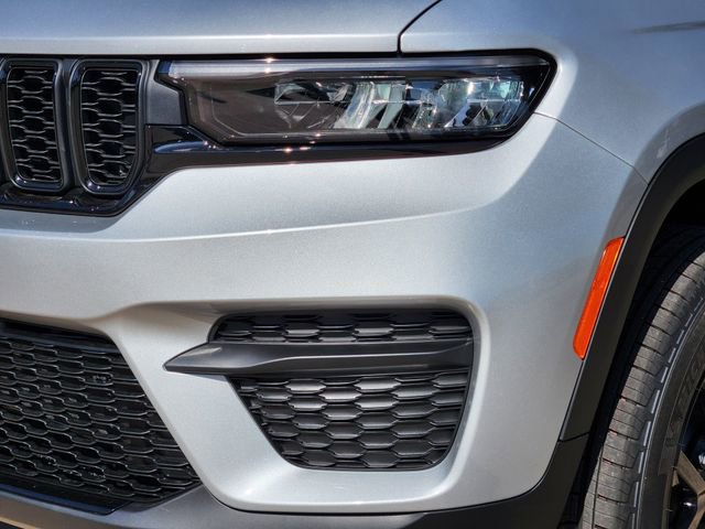 New 2025 Jeep Grand Cherokee Altitude RWD image 5