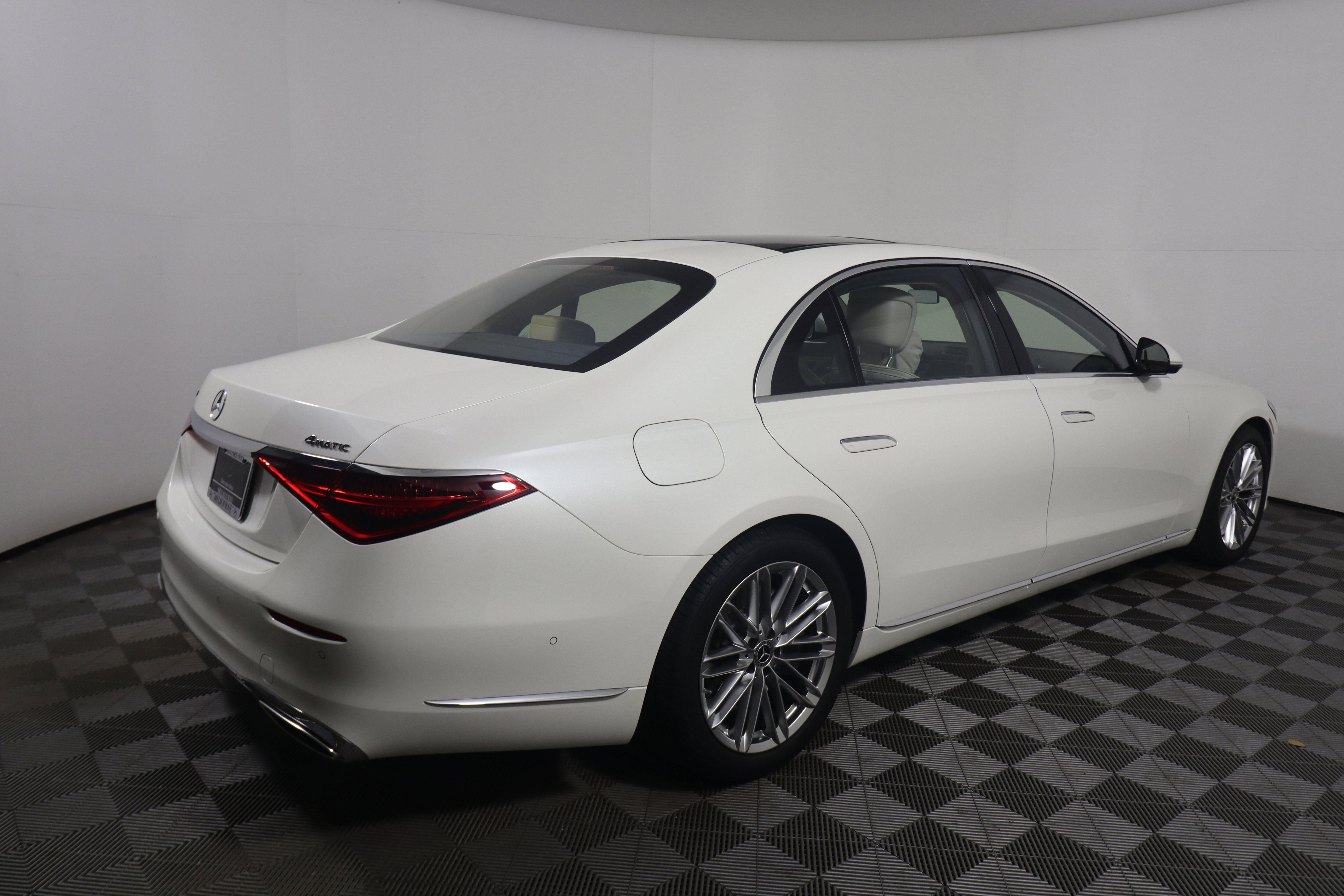Used 2023 Mercedes-Benz S 580 4MATIC Sedan image 5