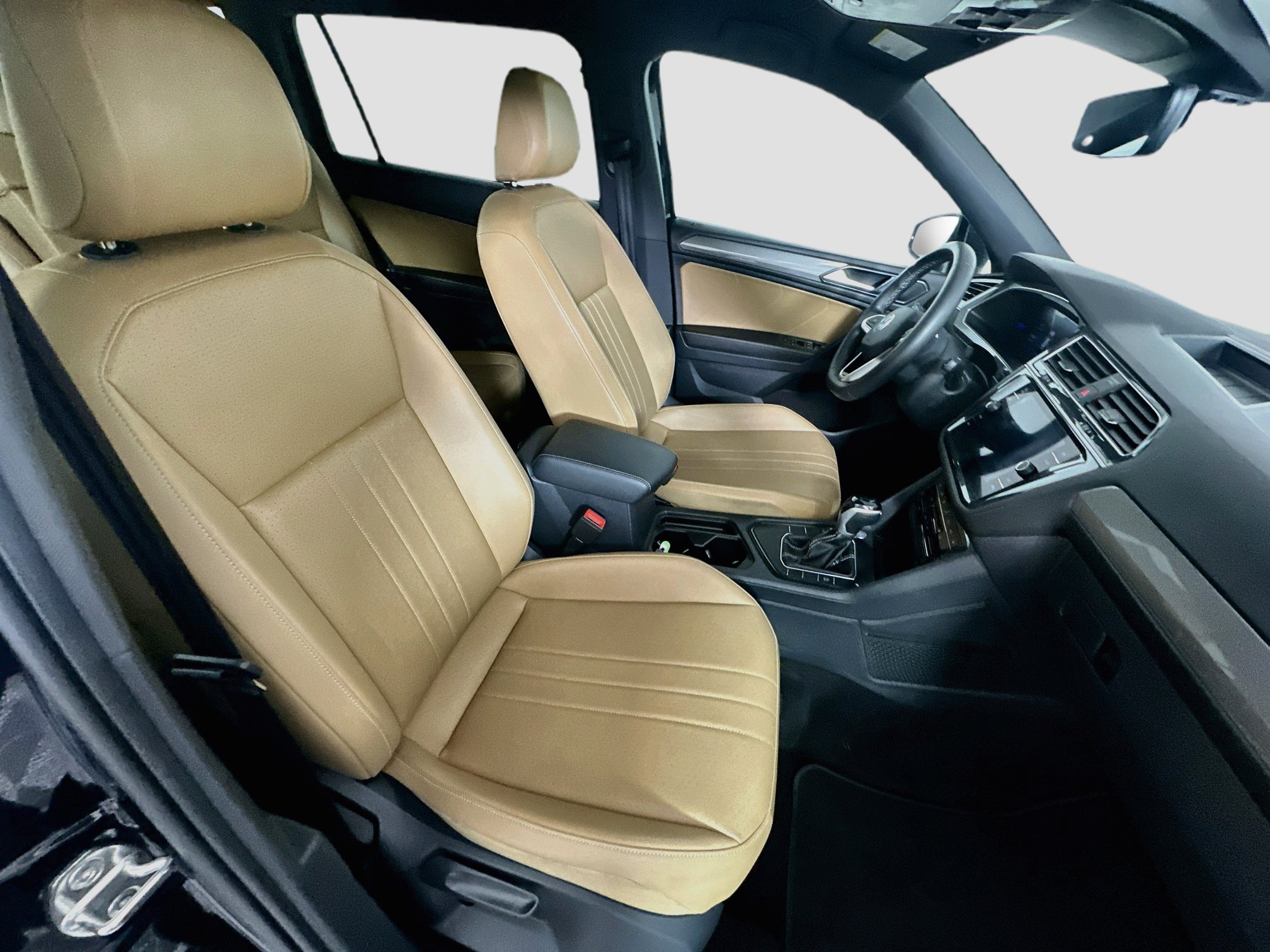 Used 2023 Volkswagen Tiguan SE FWD image 30