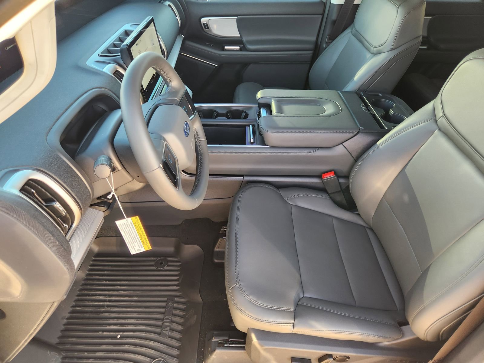 New 2026 Ford Expedition Active image 13