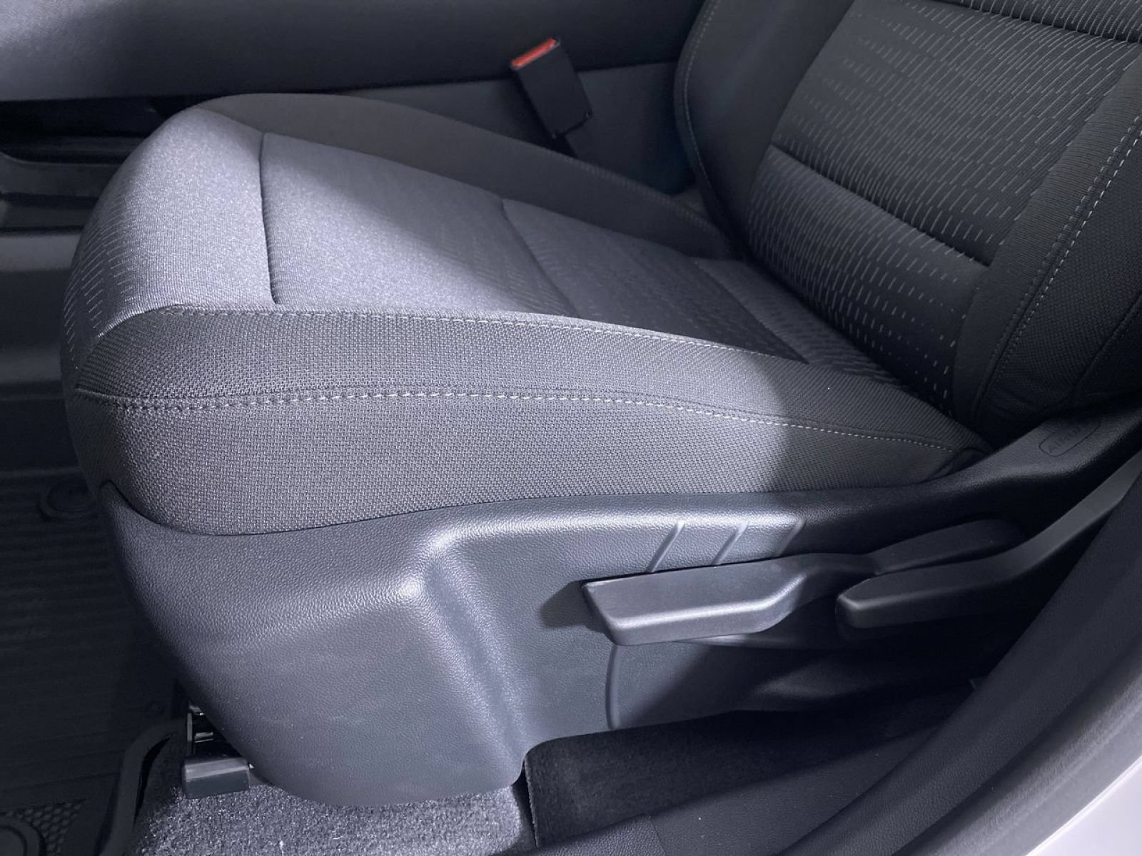 New 2027 Chevrolet Equinox LT w/ LPO, Floor Liner Package AWD/4WD image 10