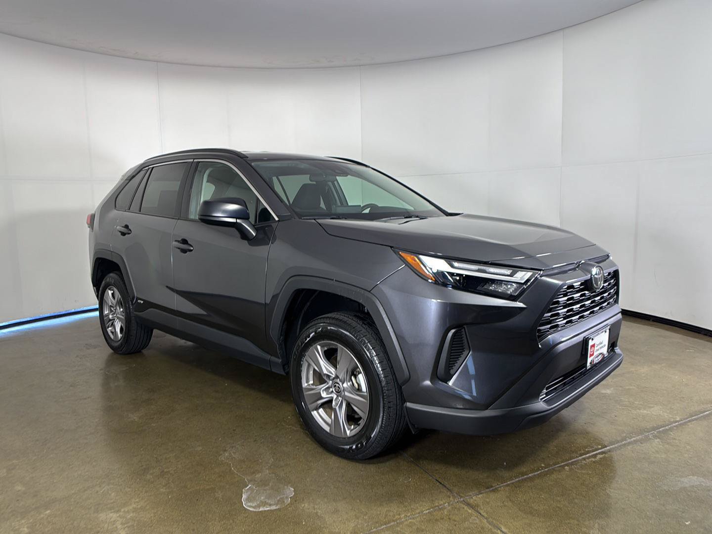 Used 2025 Toyota RAV4 LE AWD/4WD image 8