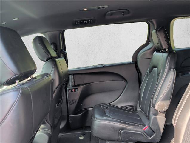 Used 2025 Chrysler Pacifica Select FWD image 17