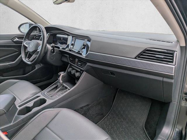 Used 2023 Volkswagen Jetta SE w/ Panoramic Sunroof Package image 22