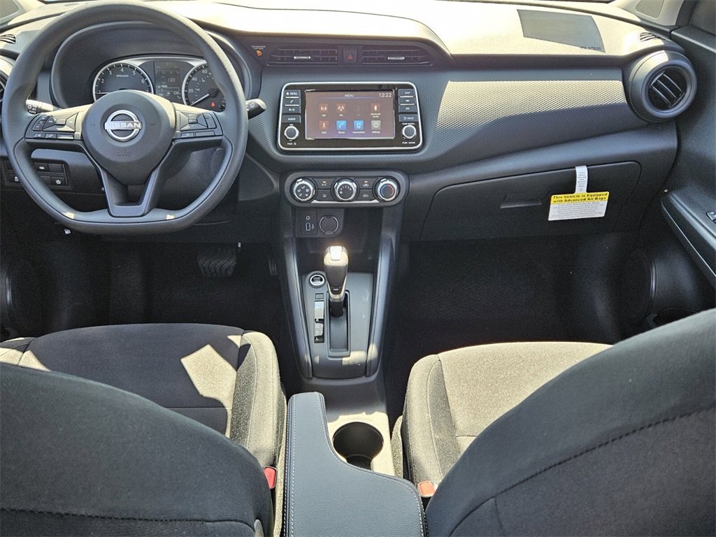 New 2025 Nissan Kicks Play S image 6