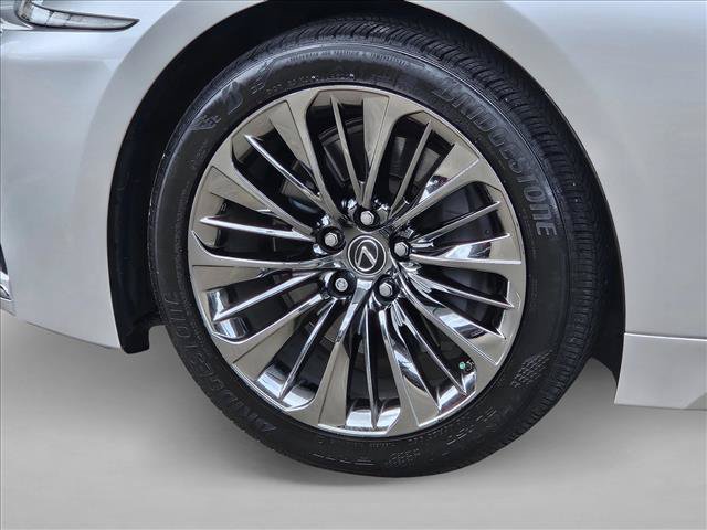 Used 2018 Lexus LS 500 w/ Interior Upgrade Package RWD image 9