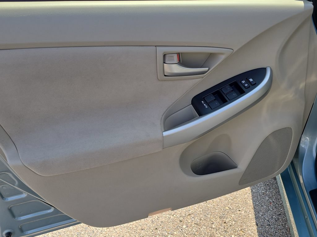 Used 2015 Toyota Prius Two FWD image 7