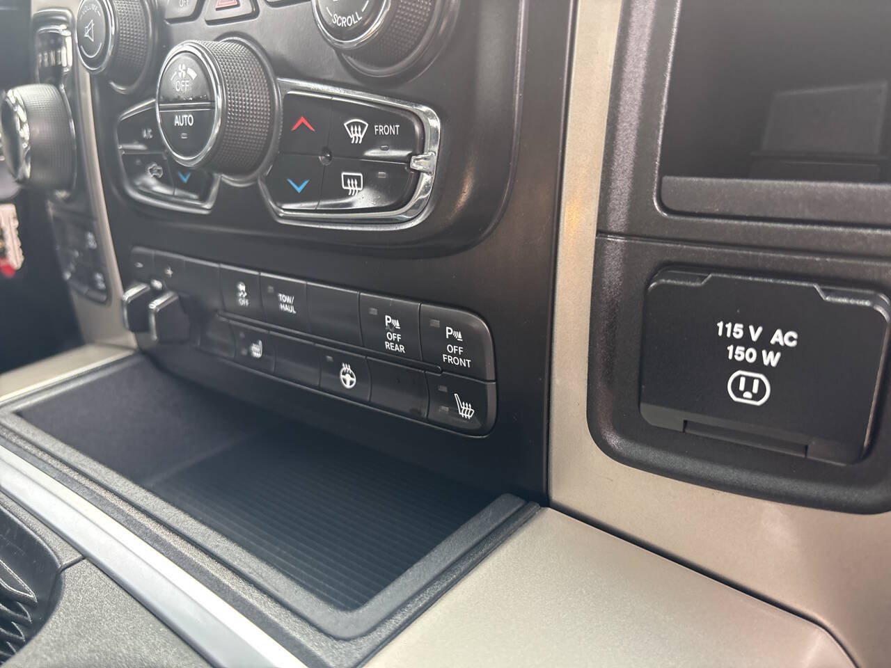 Used 2016 RAM 1500 Outdoorsman AWD/4WD image 32
