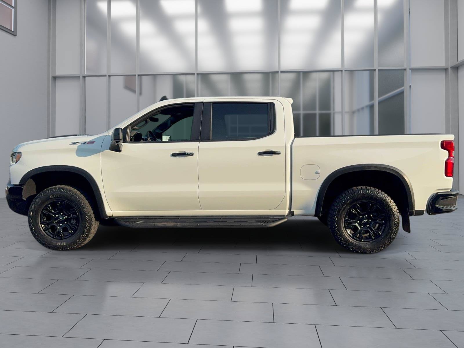 Used 2023 Chevrolet Silverado 1500 ZR2 w/ Technology Package AWD/4WD image 4