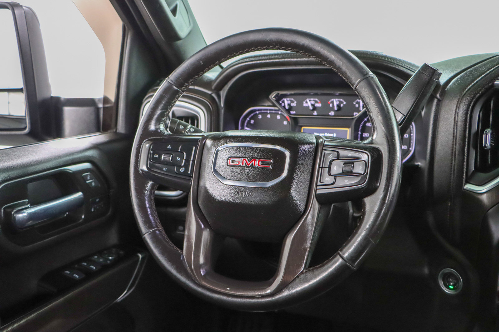 Used 2022 GMC Sierra 2500 AT4 w/ Snow Plow Prep/Camper Package image 13