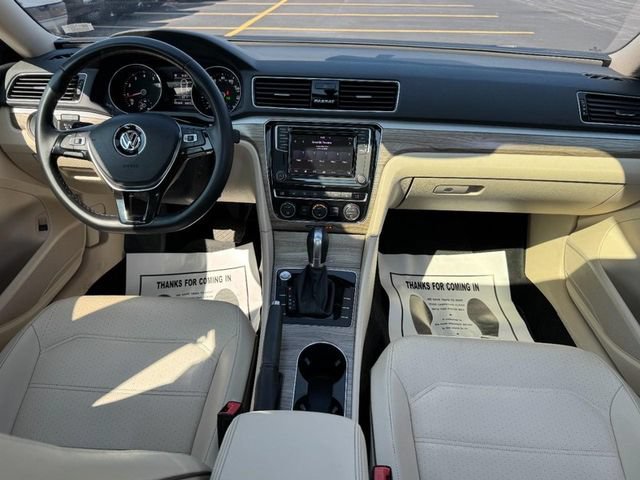Used 2018 Volkswagen Passat 2.0T SE FWD image 11