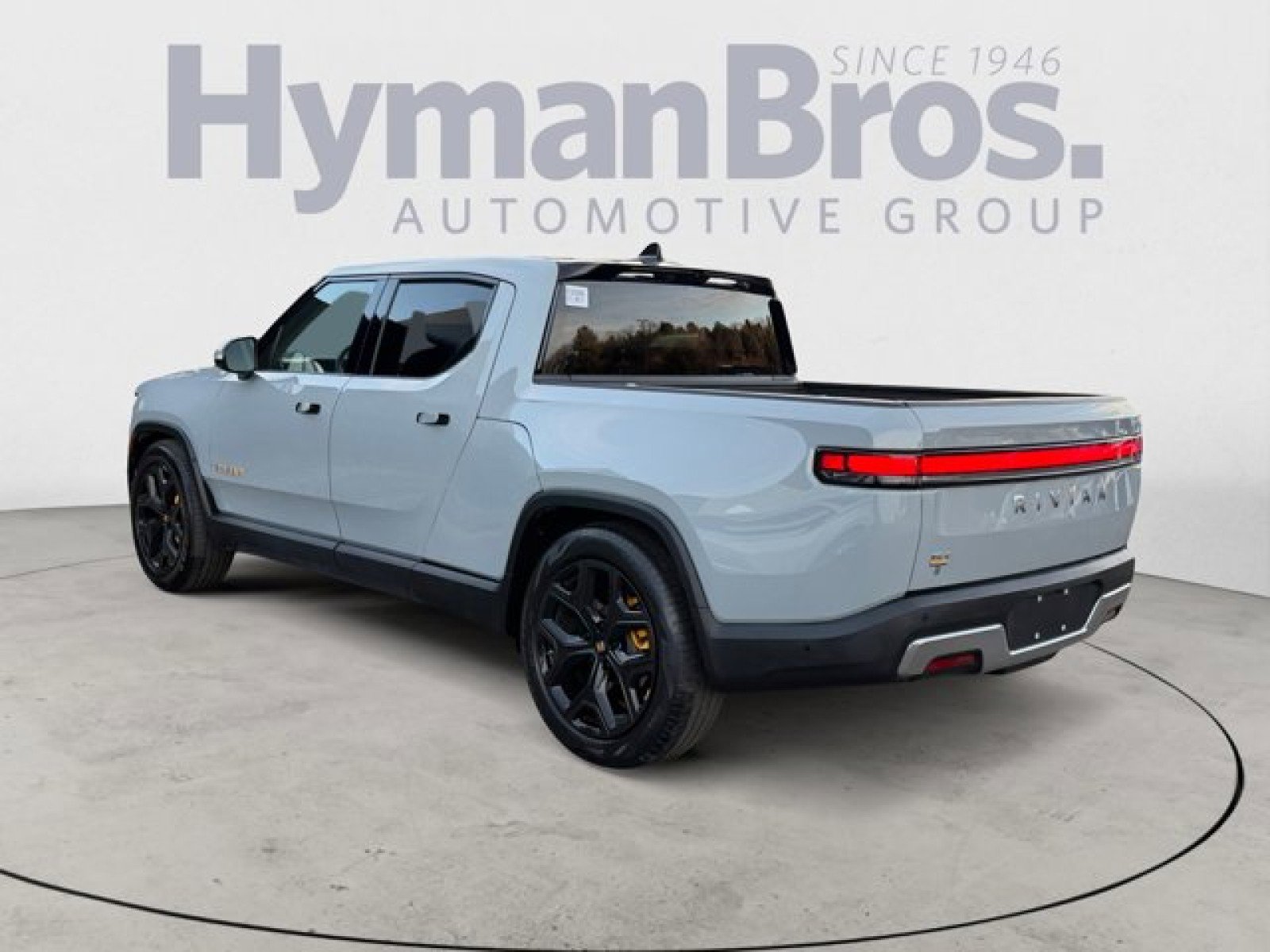 Used 2023 Rivian R1T Adventure image 5