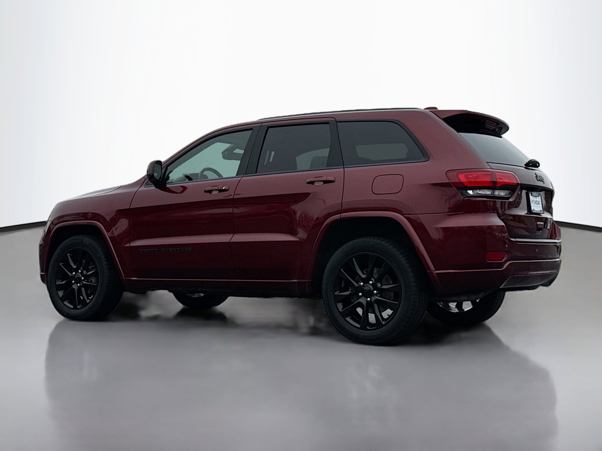 Used 2018 Jeep Grand Cherokee Altitude image 15