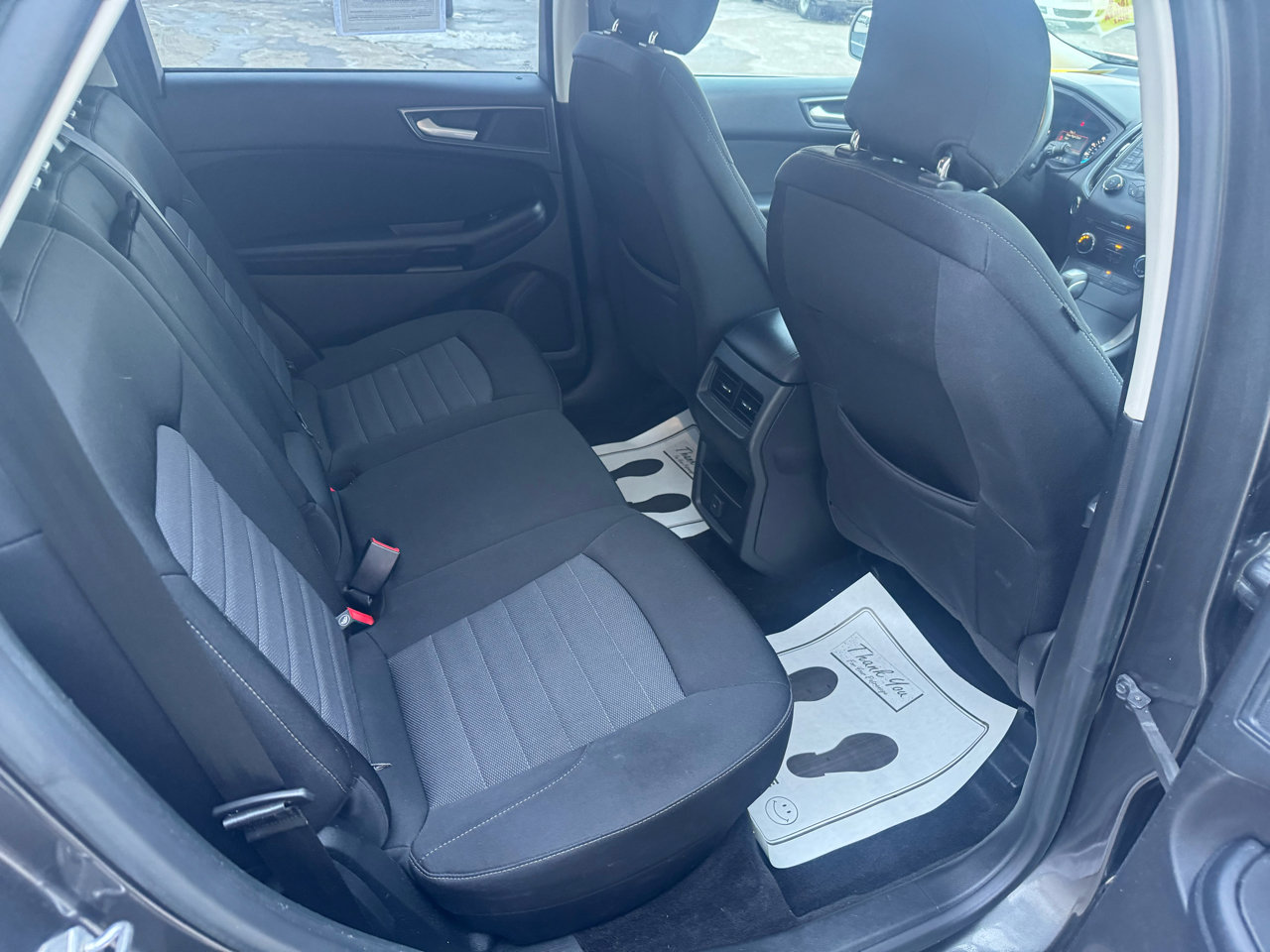 Used 2018 Ford Edge SE image 13