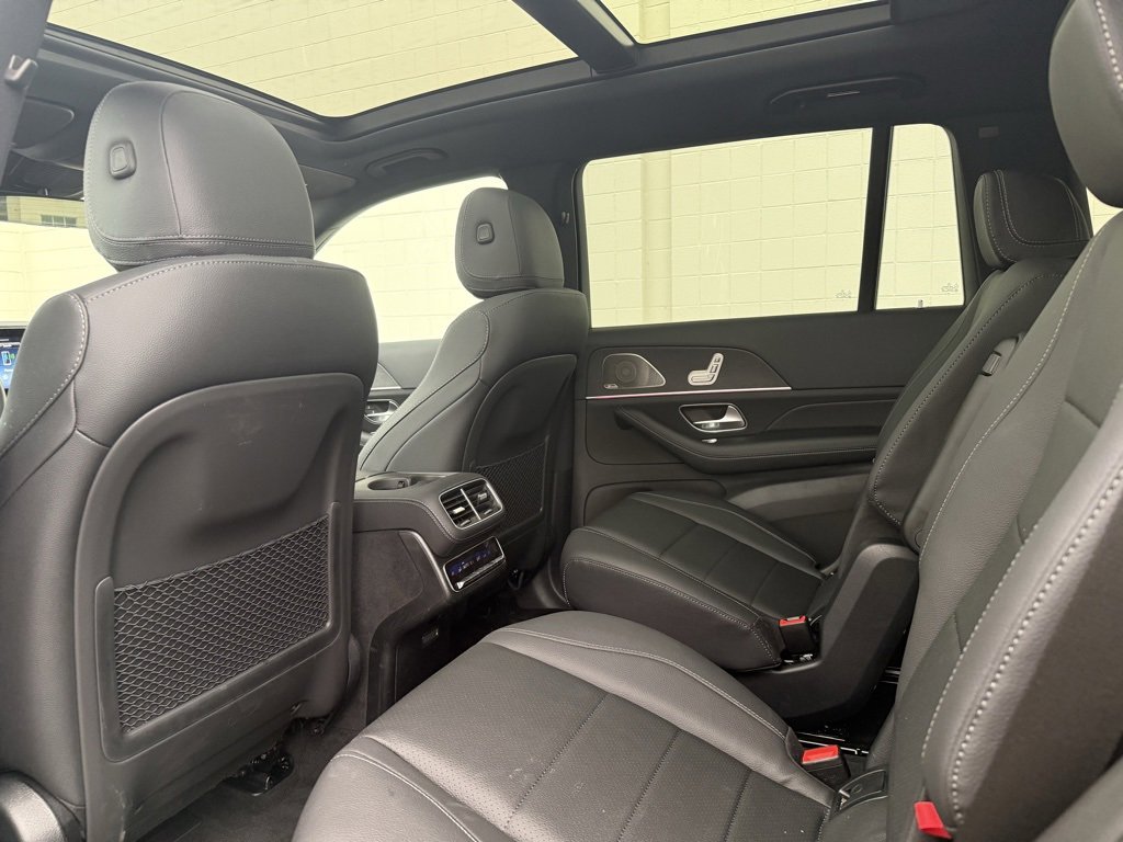 Used 2025 Mercedes-Benz GLS 450 4MATIC image 35