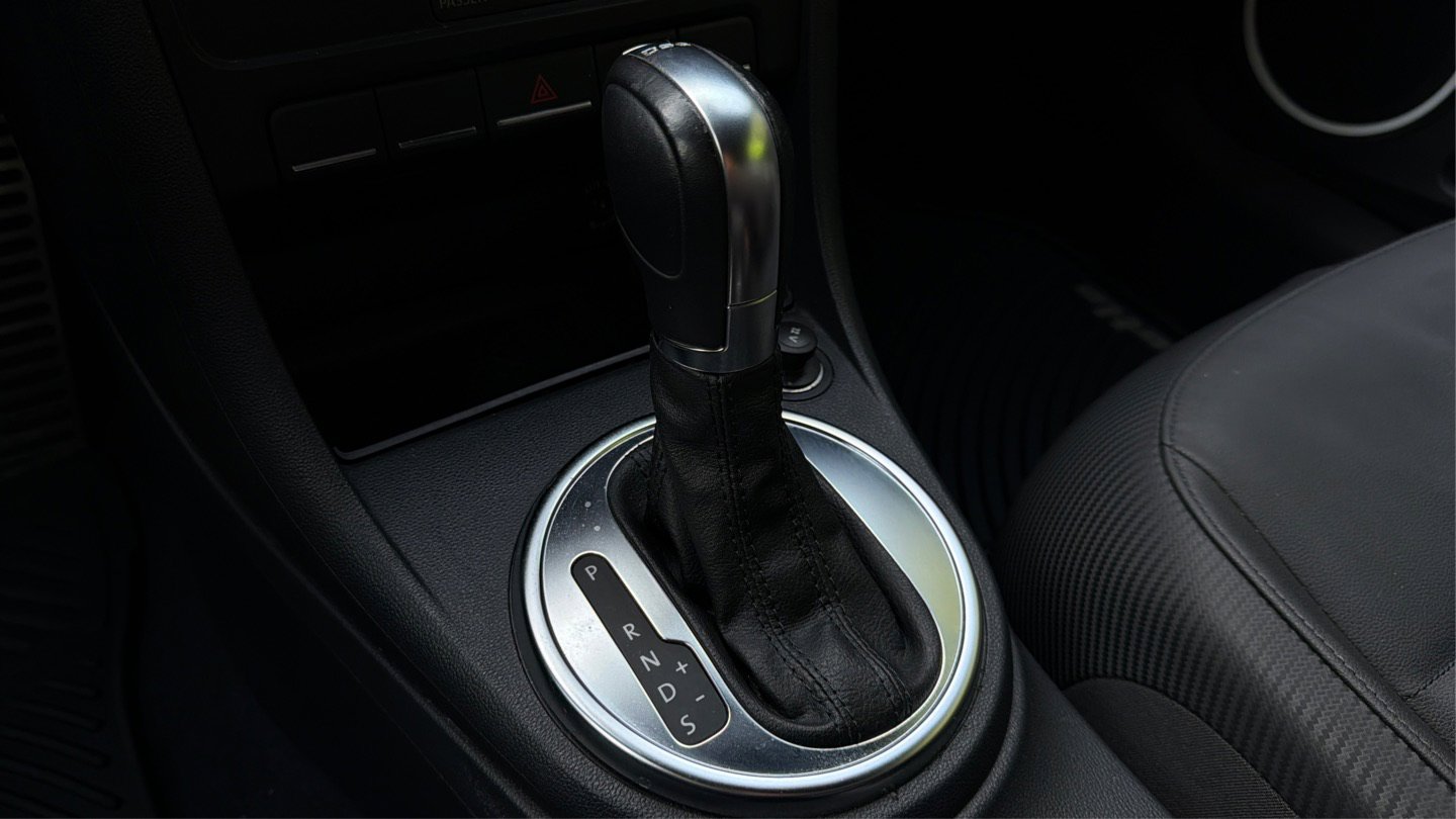 Used 2014 Volkswagen Beetle R-Line FWD image 18