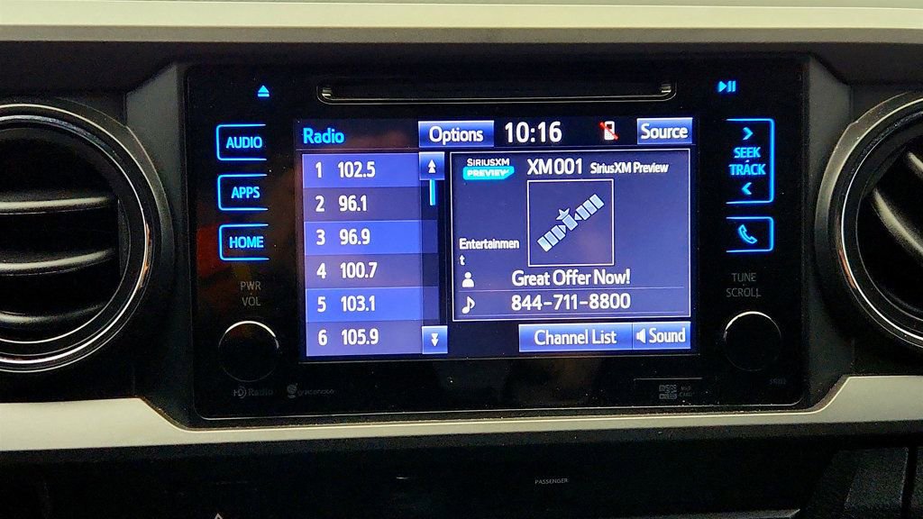 Used 2016 Toyota Tacoma TRD Sport w/ Towing Package image 18