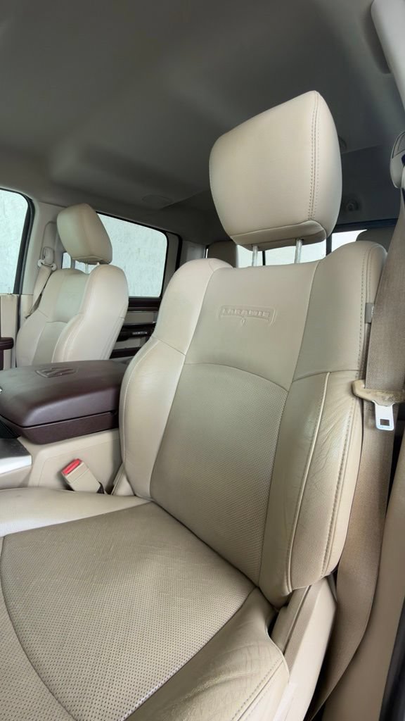 Used 2016 RAM 1500 Laramie w/ Convenience Group AWD/4WD image 2