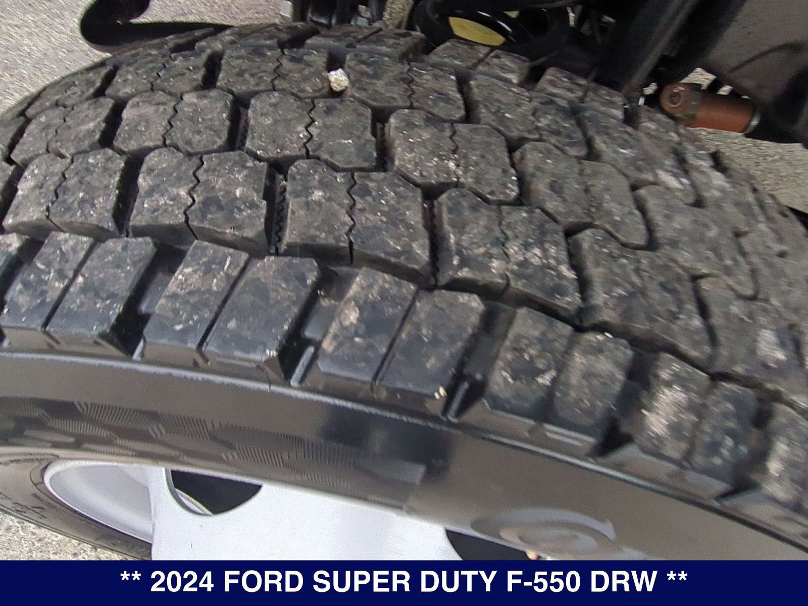 New 2024 Ford F550 4x4 Regular Cab Super Duty image 26