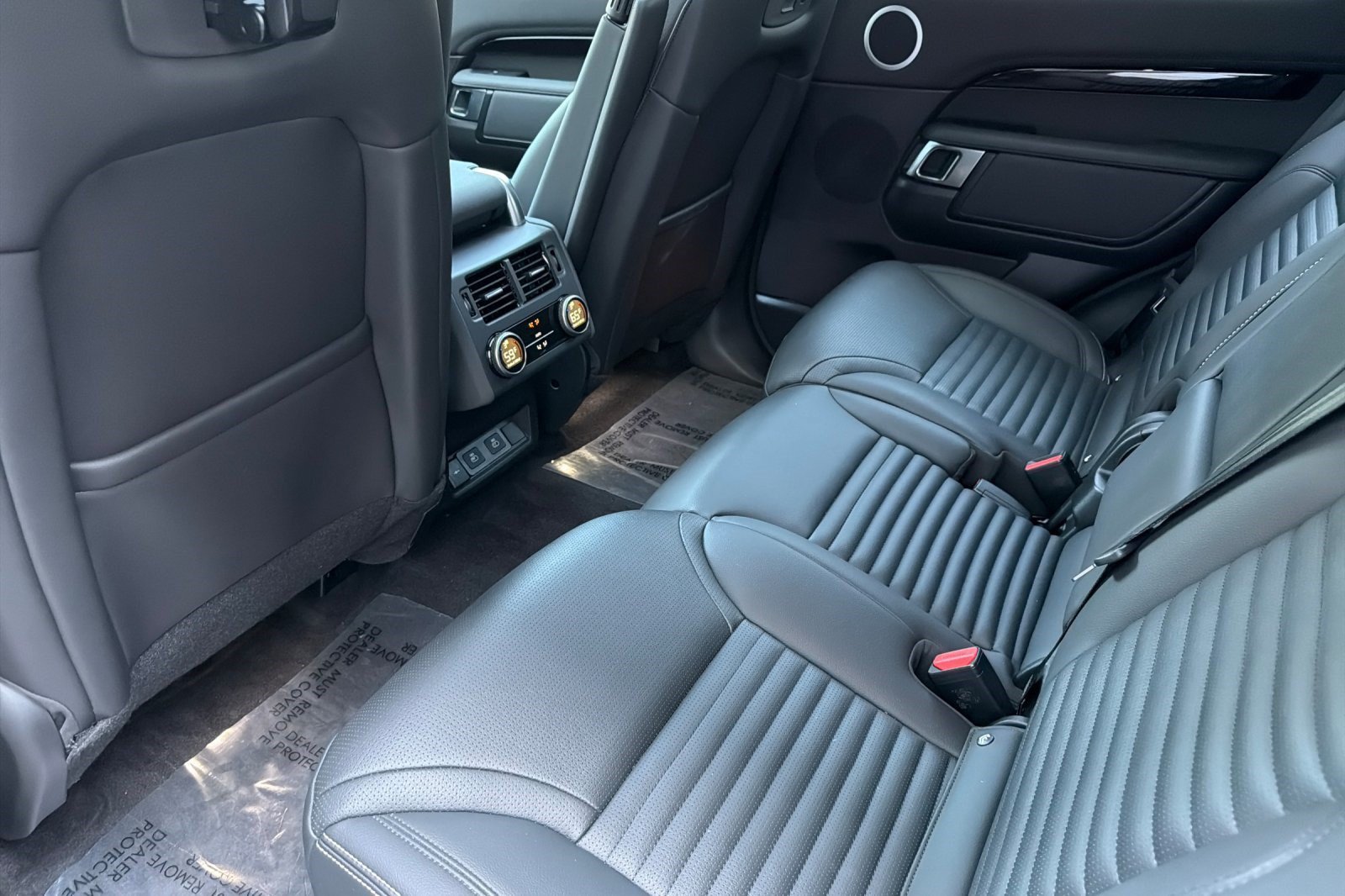 Certified 2025 Land Rover Discovery S AWD/4WD image 28