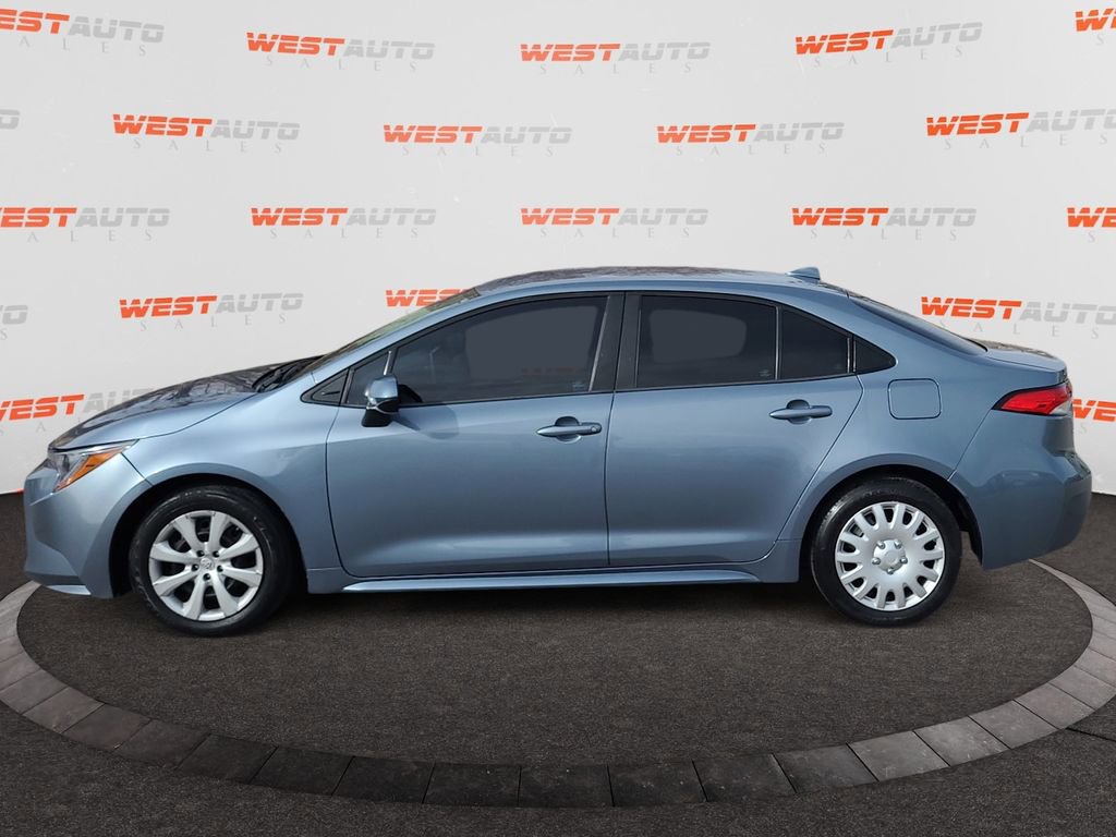Used 2021 Toyota Corolla LE w/ Carpet Mat Package (TMS) image 2