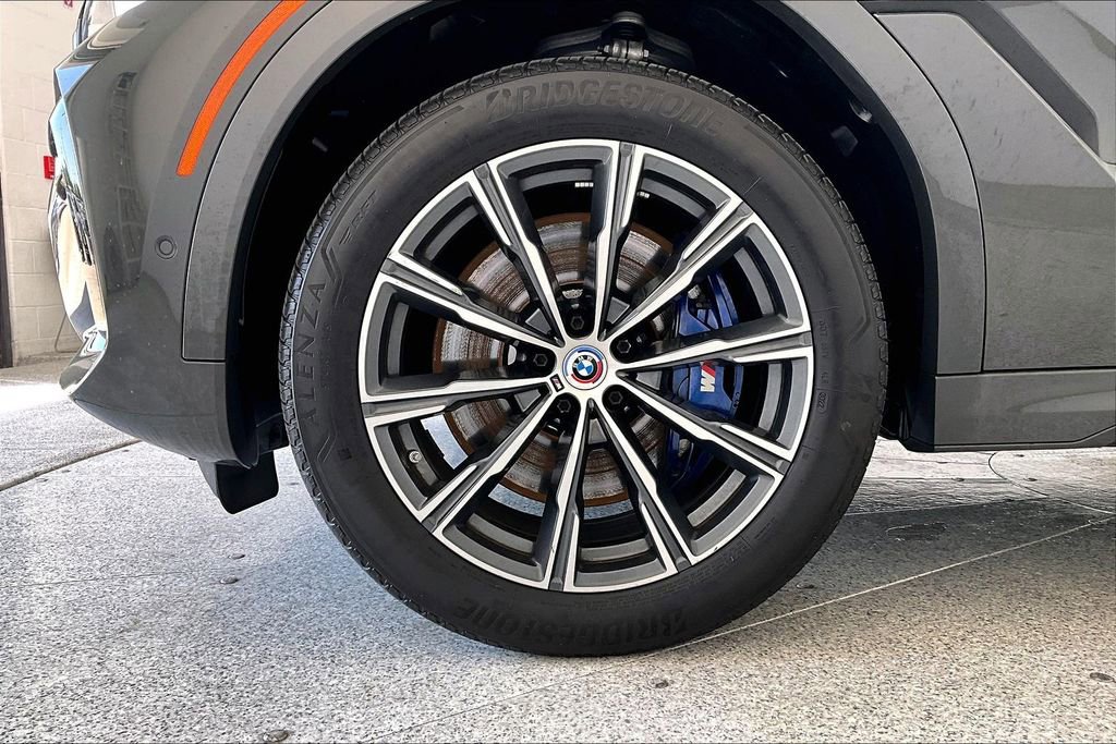 Used 2023 BMW X6 M50i w/ Executive Package image 11