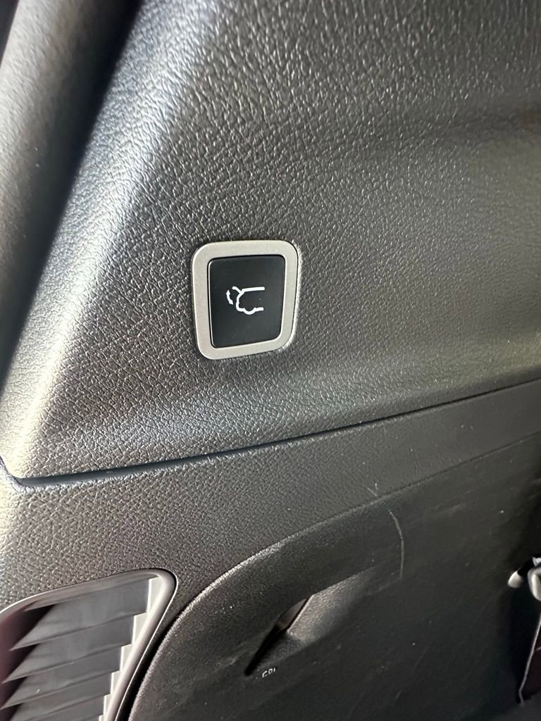 New 2025 Chrysler Pacifica Select w/ Fav Edition Package image 9