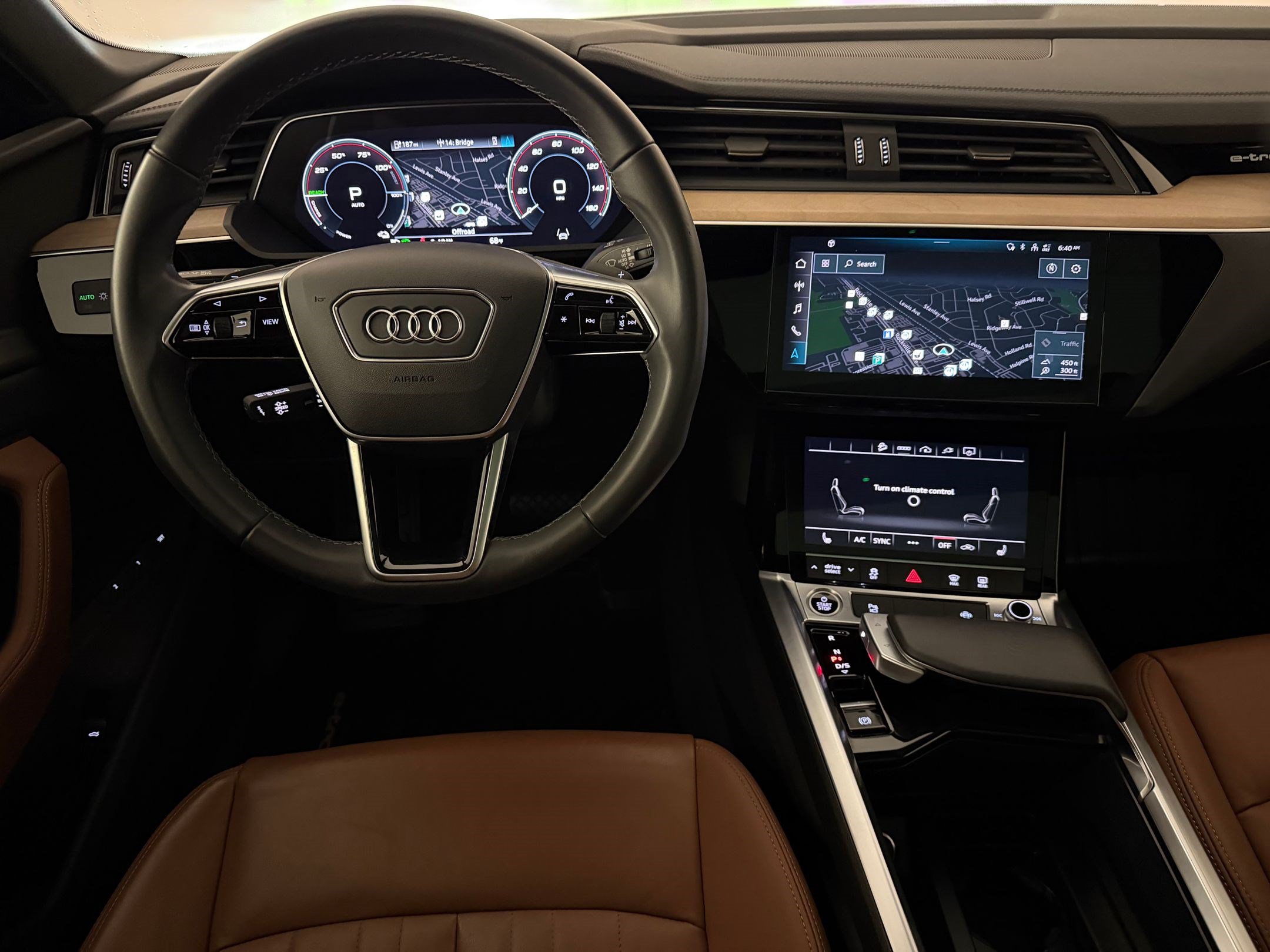 Used 2024 Audi Q8 e-tron Premium AWD/4WD image 26
