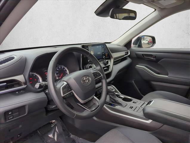 Used 2022 Toyota Highlander LE image 8