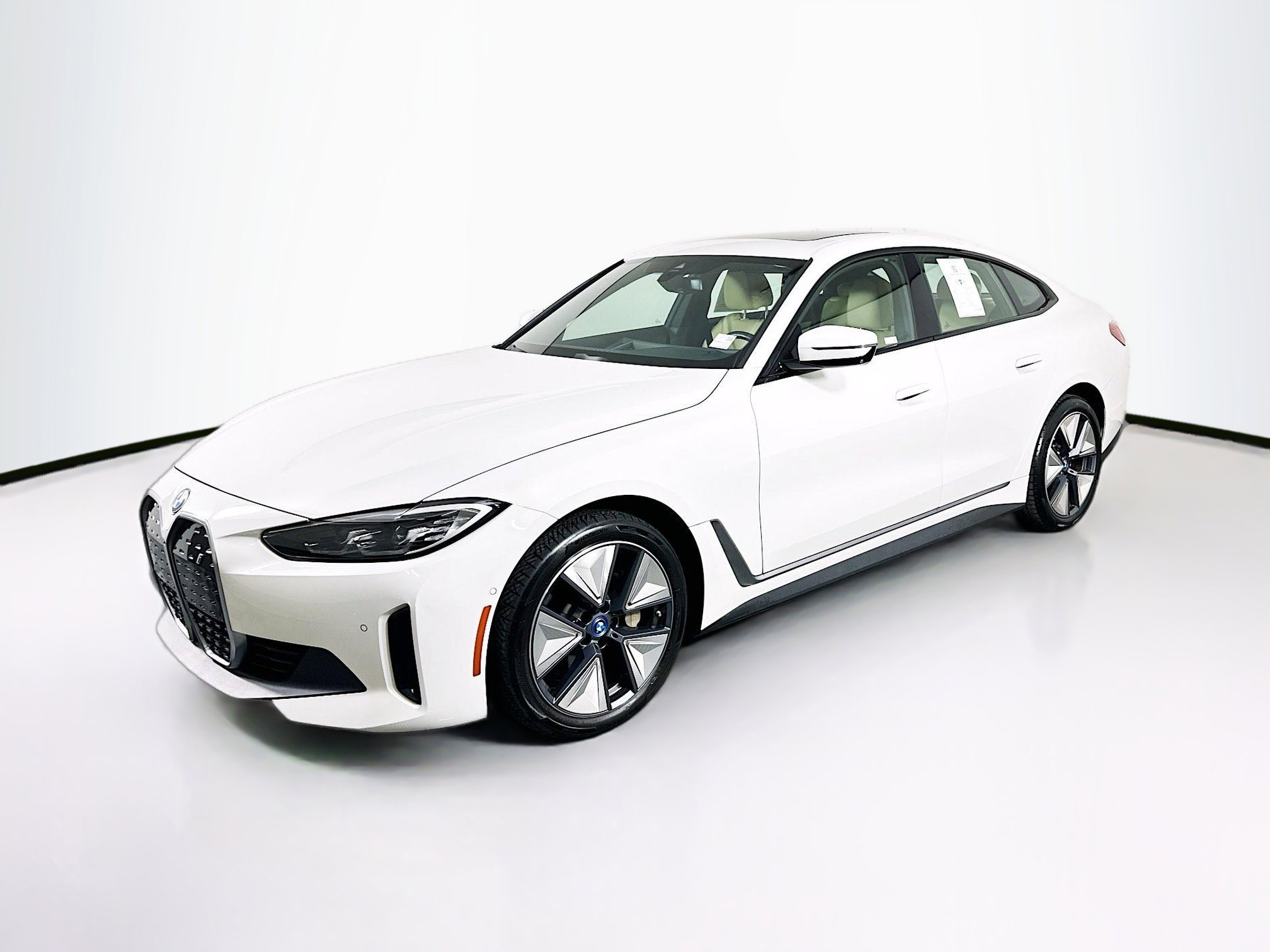 Used 2023 BMW i4 eDrive35 w/ Premium Package image 3