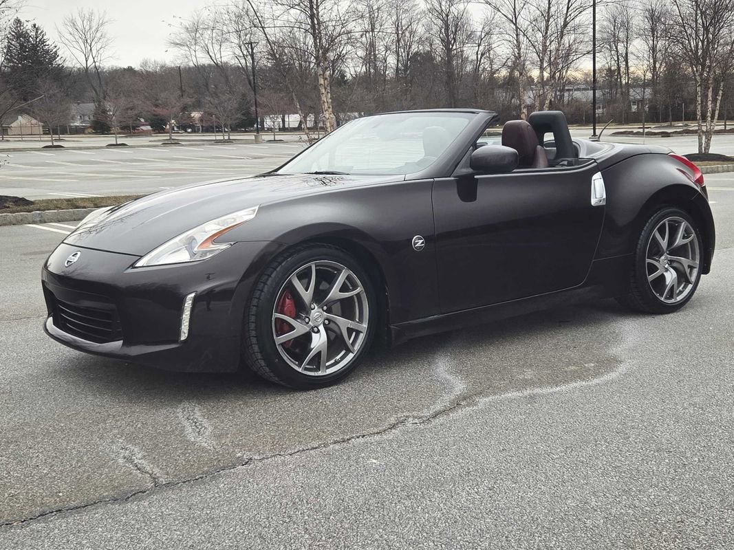 Used 2013 Nissan 370Z Touring w/ Sport Pkg RWD image 5