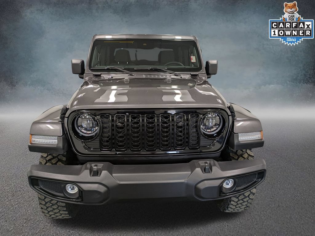 Used 2025 Jeep Gladiator Sport AWD/4WD image 2
