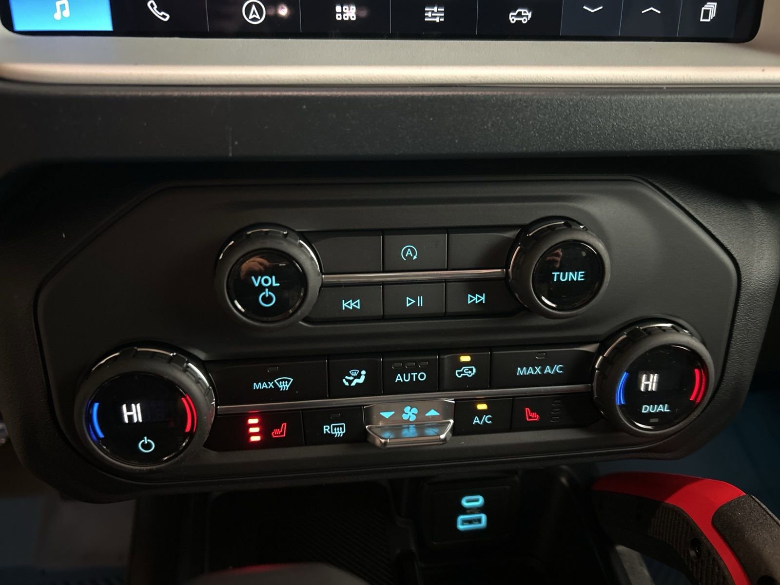 New 2025 Ford Bronco Heritage Edition image 27