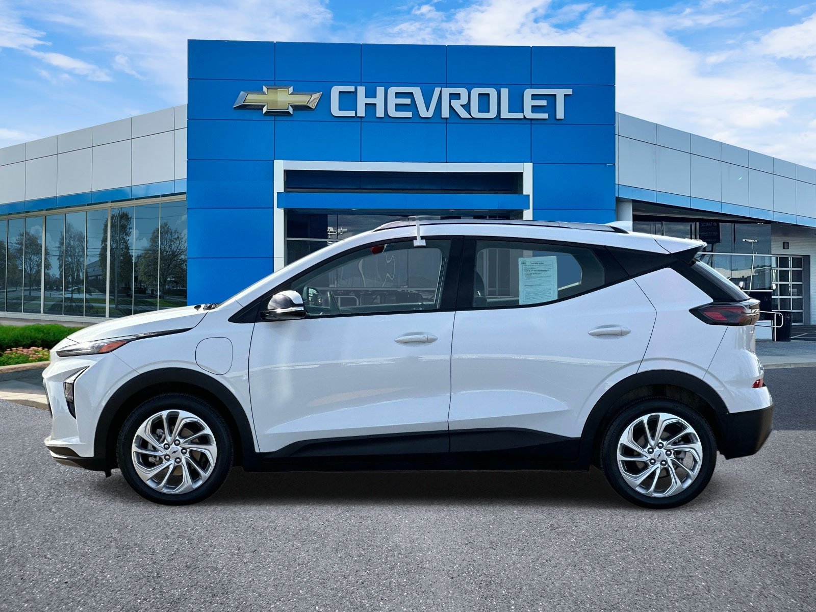 Certified 2023 Chevrolet Bolt EUV LT w/ Driver Confidence Package FWD image 5