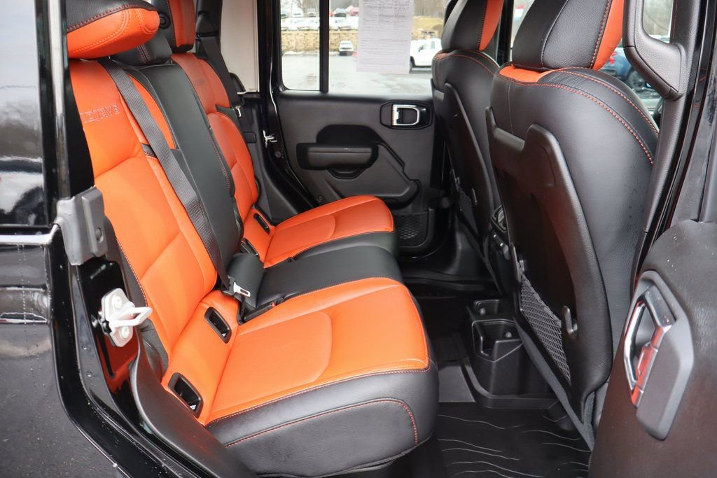 Used 2025 Jeep Gladiator Mojave w/ Convenience Group image 22