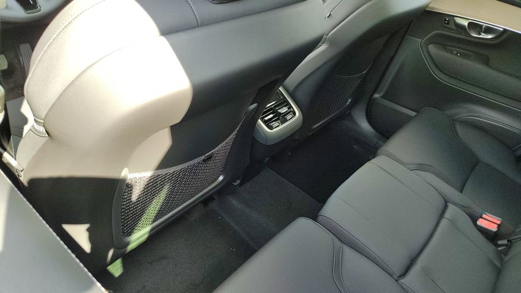 New 2026 Volvo XC90 B6 Plus image 28