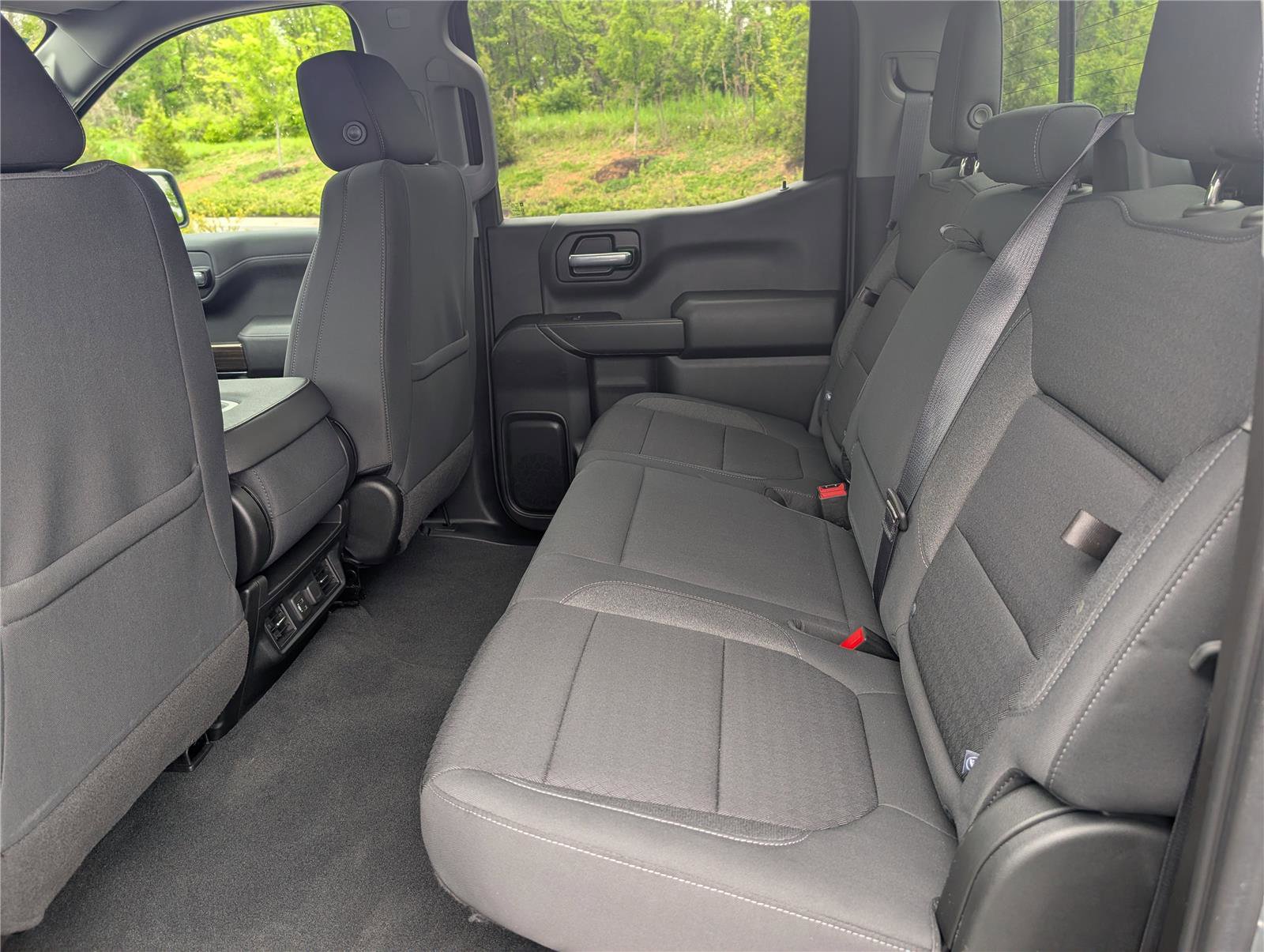 Used 2021 Chevrolet Silverado 1500 LT w/ Convenience Package II AWD/4WD image 14