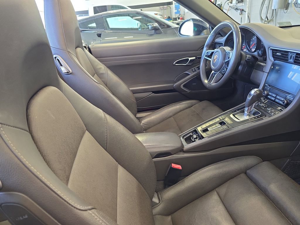Used 2018 Porsche 911 Carrera image 10