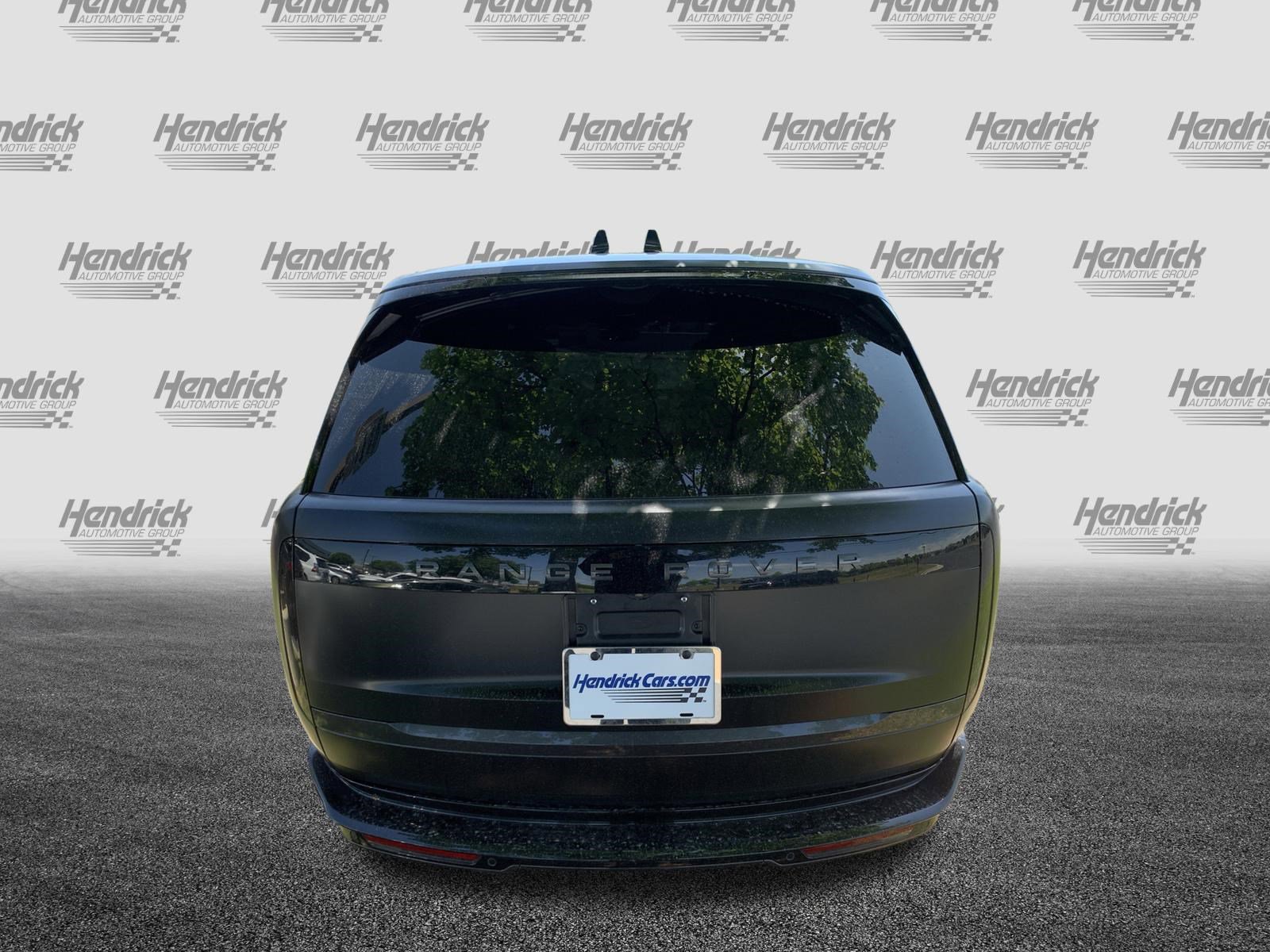 Used 2025 Land Rover Range Rover SE AWD/4WD image 9