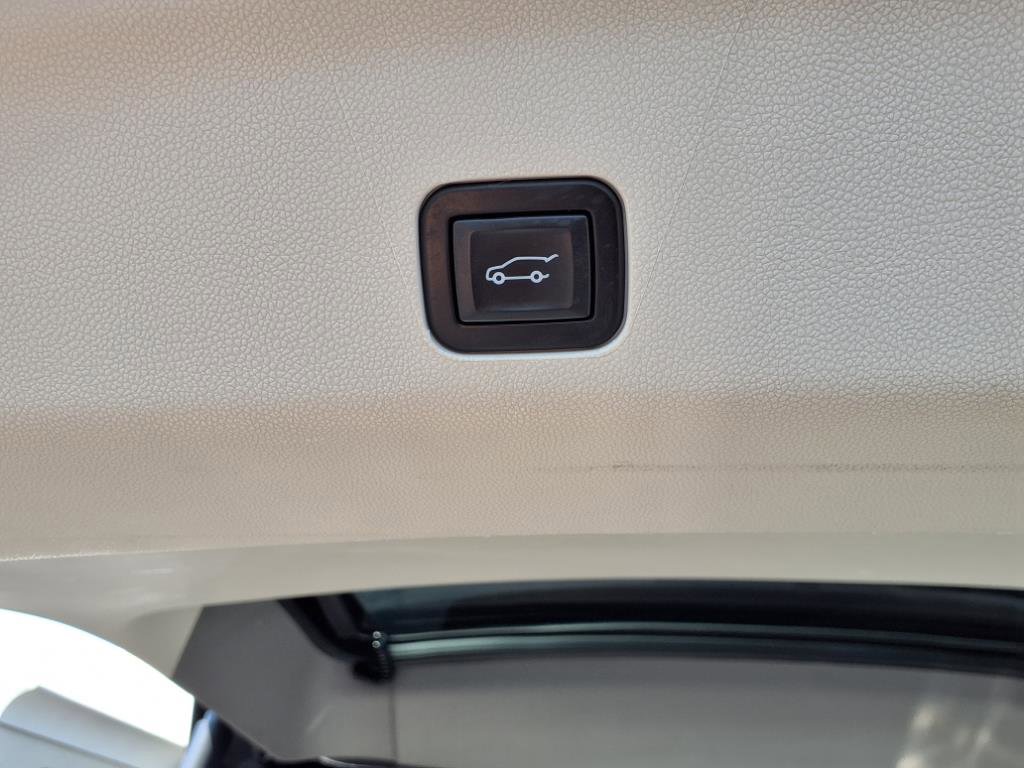 Certified 2023 Cadillac Escalade Premium Luxury Platinum image 13