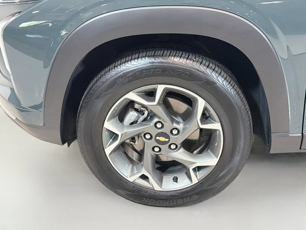 Used 2025 Chevrolet Trax LT w/ Driver Confidence Package FWD image 29