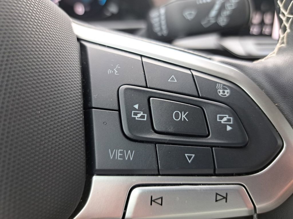 Used 2025 Volkswagen Atlas SEL image 13