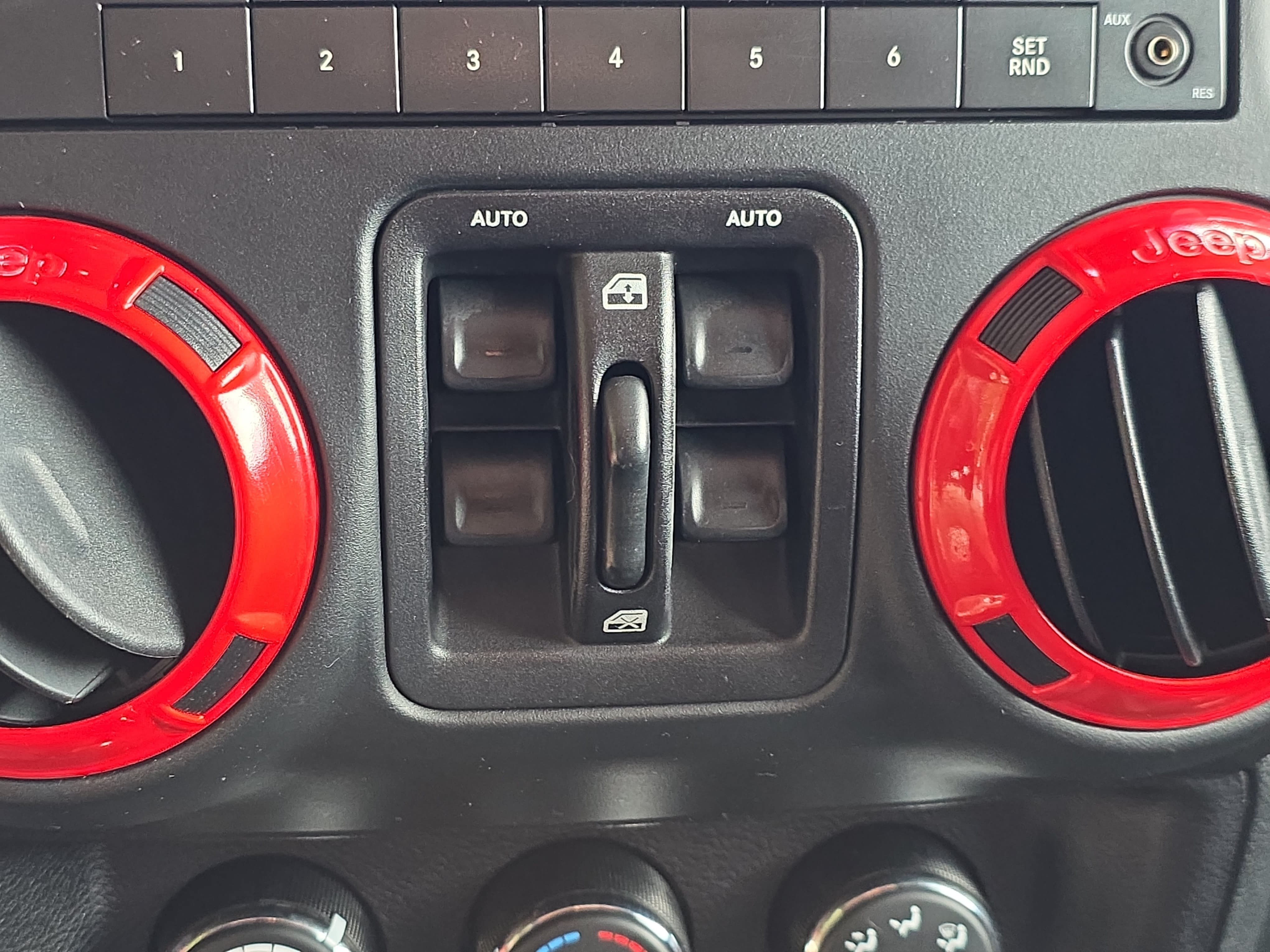 Used 2018 Jeep Wrangler Unlimited Sport S AWD/4WD image 21
