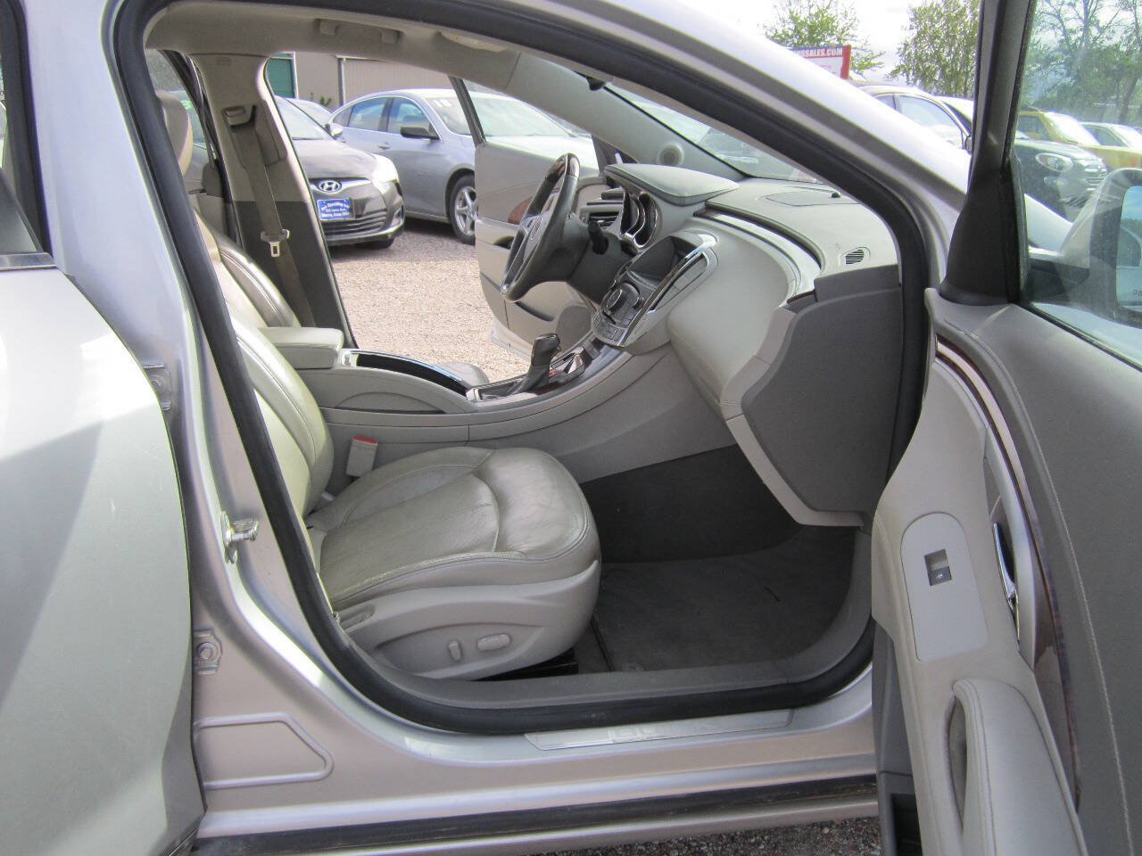 Used 2010 Buick LaCrosse CXL w/ Luxury Package FWD image 11