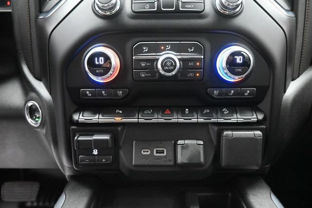Used 2022 GMC Sierra 2500 AT4 w/ AT4 Preferred Package AWD/4WD image 14