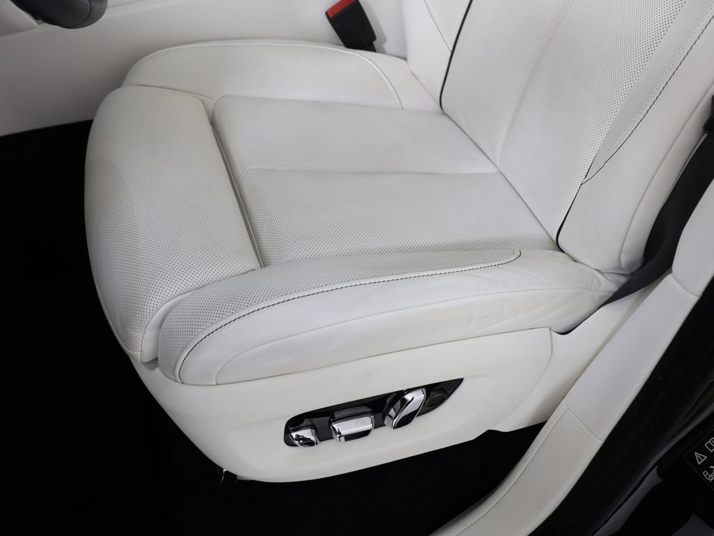 Used 2023 Rolls-Royce Cullinan w/ Technology Package AWD/4WD image 12