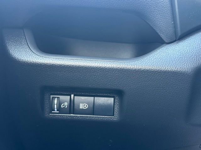 Certified 2019 Toyota RAV4 LE image 28